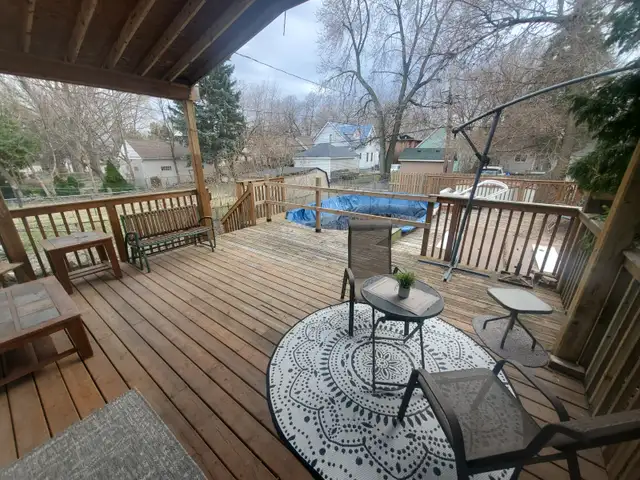 Luxury reno'd huge 5bd & 2bth near waterfront avail May 1st - Photo 14