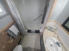 Luxury reno'd huge 5bd & 2bth near waterfront avail May 1st - Photo 16