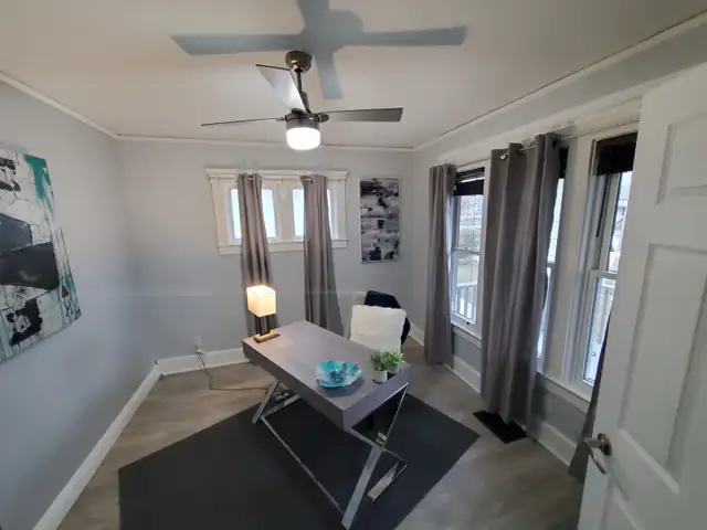 Luxury reno'd huge 5bd & 2bth near waterfront avail May 1st - Photo 17