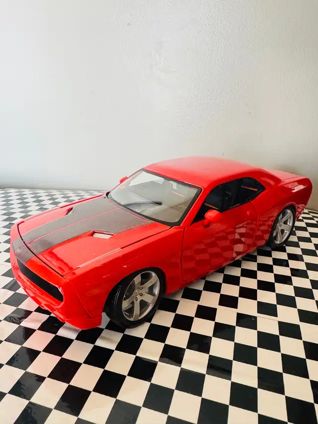 1:18 - 2006 Challenger SRT Concept - Over 1500 - 1:18 Diecasts