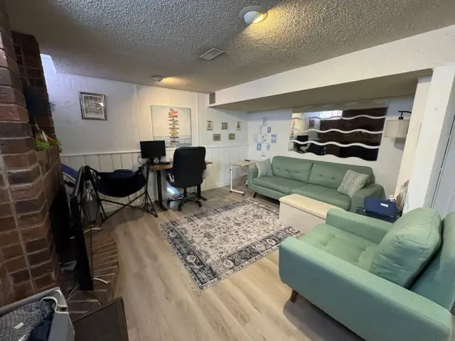 Lease 1 Br   Den Apartment (Not Share-Private - Low Price ) - Photo 2