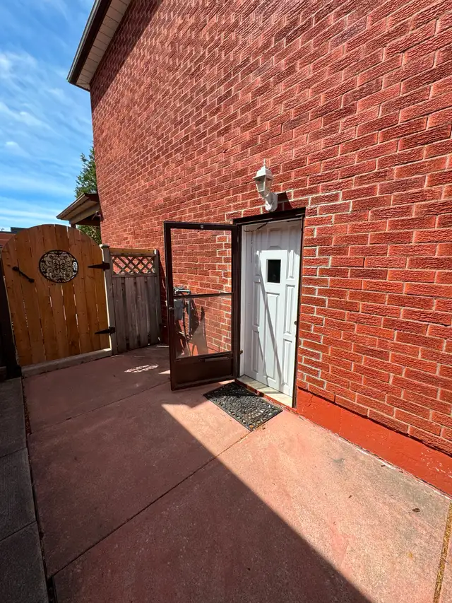Lease 1 Br   Den Apartment (Not Share-Private - Low Price ) - Photo 11