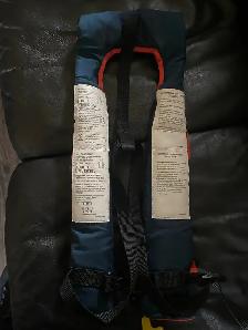 auto/manual inflatable life jacket - Photo 2