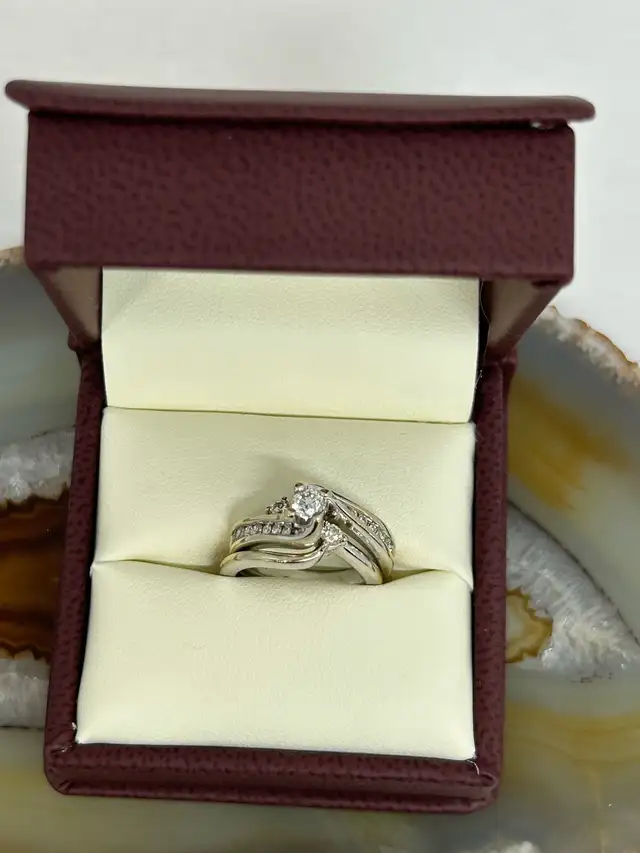 Elegant Bypass Diamond Ring Set