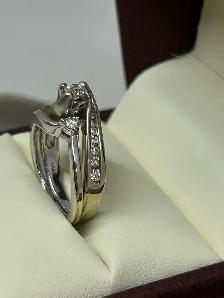 Elegant Bypass Diamond Ring Set - Photo 4