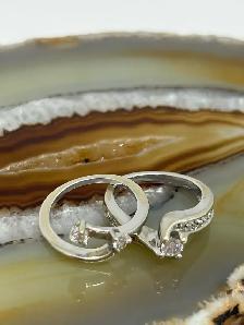 Elegant Bypass Diamond Ring Set - Photo 6