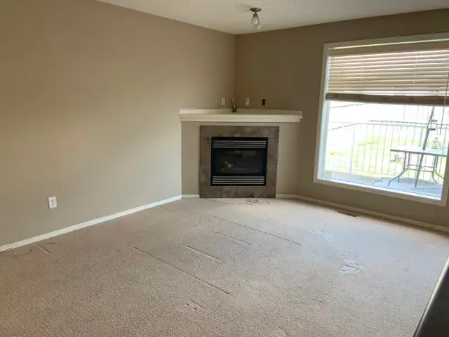 Rutherford Duplex for Rent! Close to school and the airport! - Photo 3