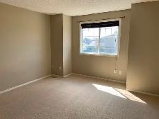 Rutherford Duplex for Rent! Close to school and the airport! - Photo 4