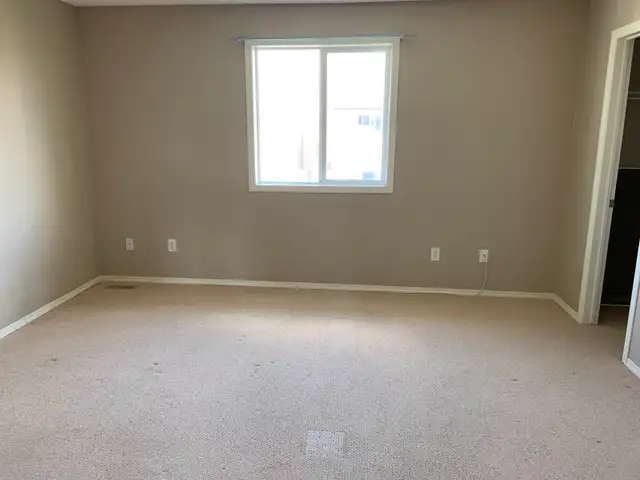 Rutherford Duplex for Rent! Close to school and the airport! - Photo 8