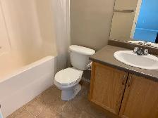 Rutherford Duplex for Rent! Close to school and the airport! - Photo 9