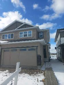 New House (Duplex) for rent in Leduc - Photo 2