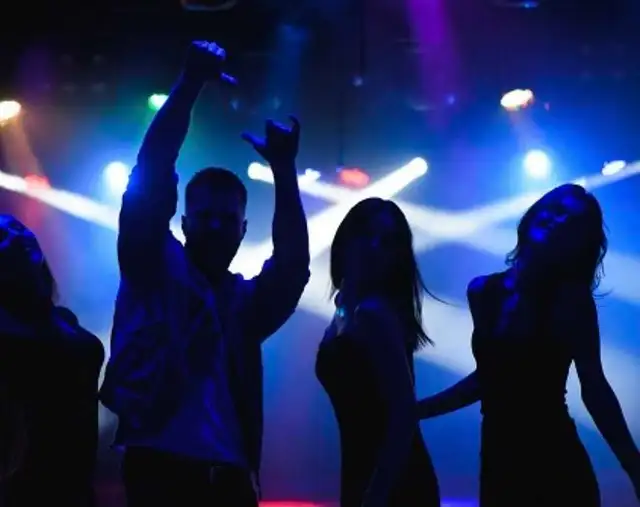 URGENT BUSSER/ BARBACK NEED