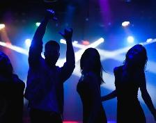 URGENT BUSSER/ BARBACK NEED