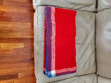 9 ITEMS BÉBÉ $5.00CH: 4 VETEMENTS, 1CHAPEAU FILLETTE 3 COUVERTES - Photo 6