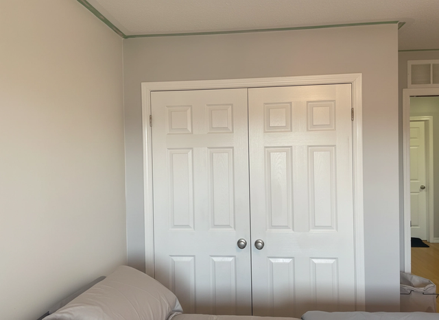 Spacious Master Bedroom for Rent – (Near GO & TTC) $750 All-Inc - Photo 2