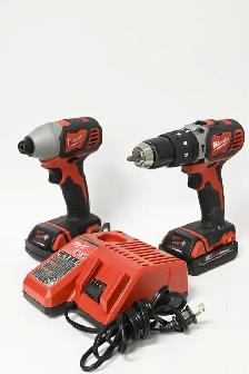 Milwaukee drill and impact set USED in working condition - Photo 2