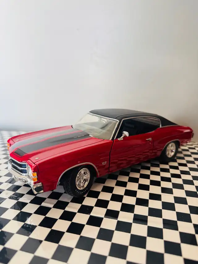 1:18 - 1971 Chevelle SS 454 -Over 1500 - 1:18 Scale Diecast Cars