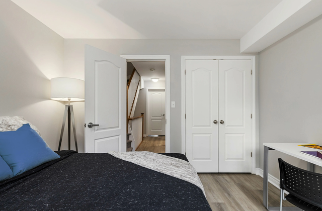 Kingston Summer Sublet Available! - Photo 4