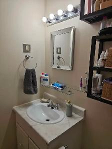 Spacious 3 Bedroom Townhouse in Transcona - Available May 1 - Photo 12