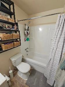 Spacious 3 Bedroom Townhouse in Transcona - Available May 1 - Photo 13