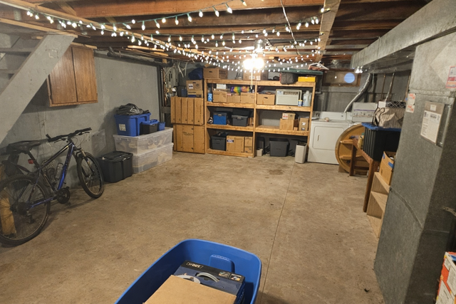 Spacious 3 Bedroom Townhouse in Transcona - Available May 1 - Photo 18