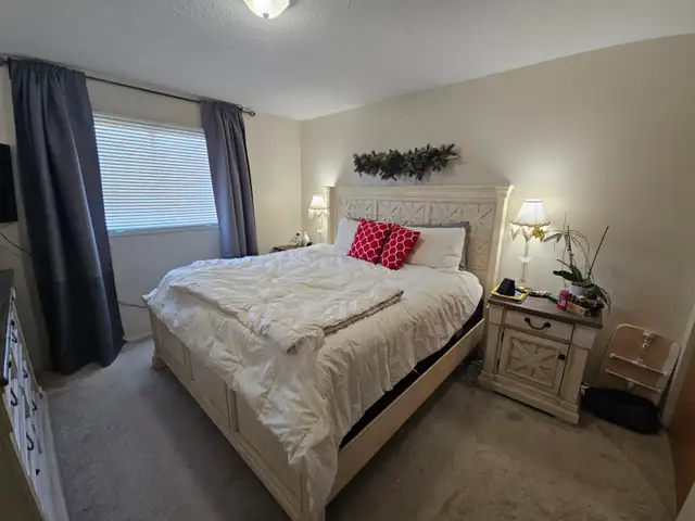 Spacious 3 Bedroom Townhouse in Transcona - Available May 1 - Photo 22