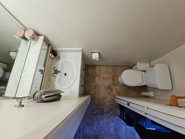 Spacious 3 Bedroom Townhouse in Transcona - Available May 1 - Photo 25