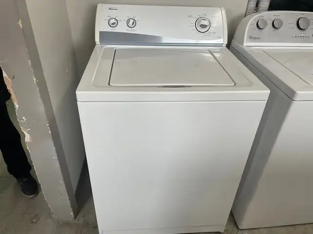 Laveuse seule traditionnelle blanche Amana