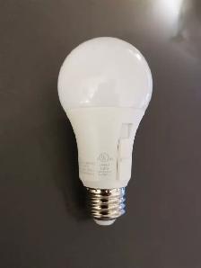 Brand New Voltage Adjustable LED Bulbs ( 2700K-5000K) - Photo 2