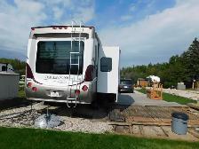 2012 Landmark LM San Antonio 40 ft 11 in. 5th wheel - Photo 2