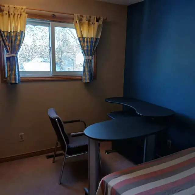 House room for rent $600,master bedroom - Photo 3