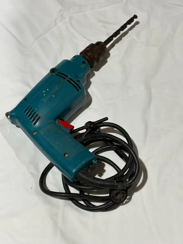 Makita HP1030 10mm Hammer Drill – Tested & Working