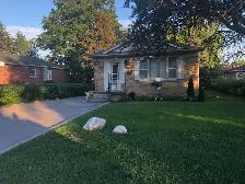 Stouffville, Spacious, Bright, 2 Bed, parking & utilities incl.