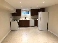 Stouffville, Spacious, Bright, 2 Bed, parking & utilities incl. - Photo 3