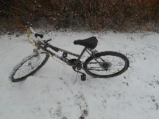 Pair of adult mountain bikes, 17 inch frames, 26 inch tires