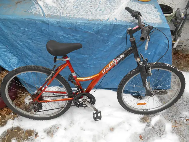 Pair of adult mountain bikes, 17 inch frames, 26 inch tires - Photo 7