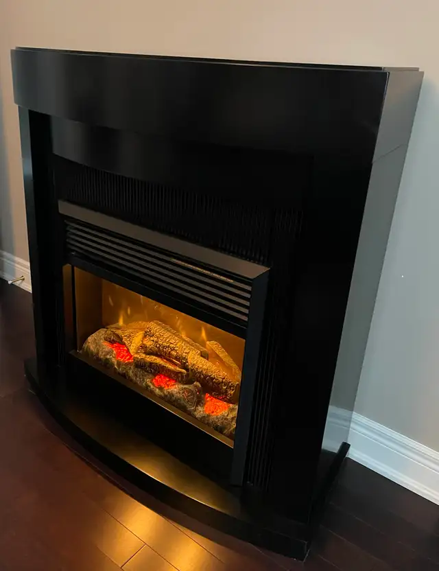 Dimplex Electric Fireplace – Modern Mantel – Like New - Photo 2