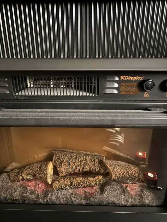 Dimplex Electric Fireplace – Modern Mantel – Like New - Photo 6
