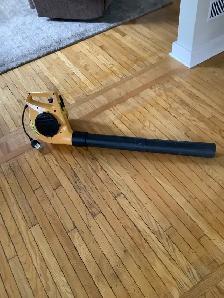 Leaf Blower - Photo 2