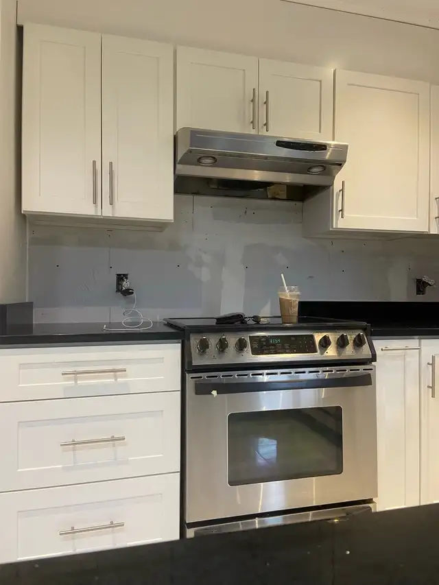 installation d’armoires de cuisine - Photo 2