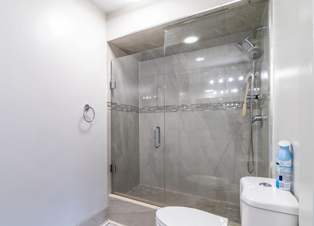 Room available for rent (Shared) -Female Only - Photo 4