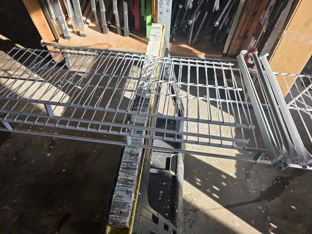 closet shelving - Photo 6