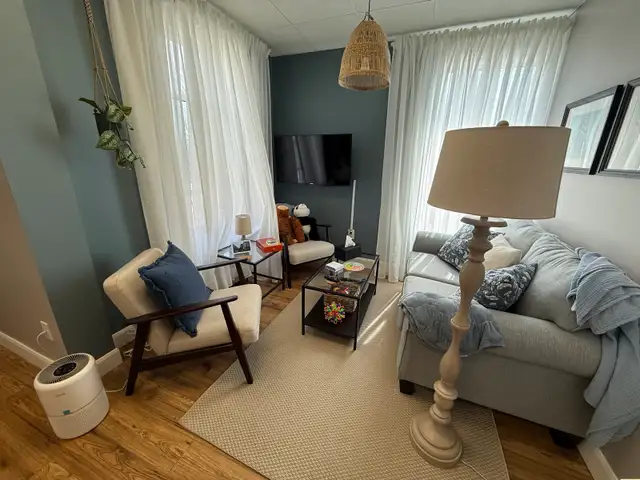 Beautiful Therapy/Professional Office for Rent – Private Waiting