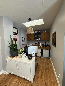 Beautiful Therapy/Professional Office for Rent – Private Waiting - Photo 3