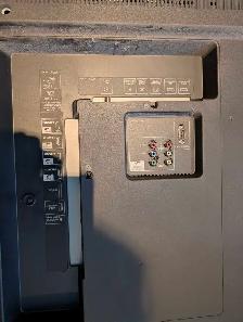 Large Sharpe LCD TV - Photo 4