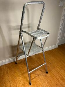 2-Step Aluminum Step Ladder Folding Utility Ladder