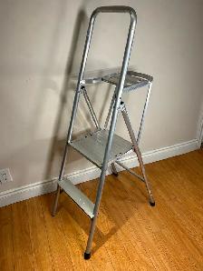 2-Step Aluminum Step Ladder Folding Utility Ladder - Photo 2