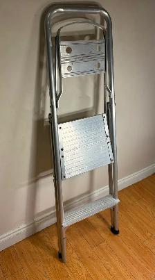 2-Step Aluminum Step Ladder Folding Utility Ladder - Photo 5