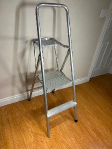 2-Step Aluminum Step Ladder Folding Utility Ladder - Photo 6