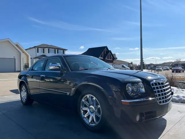 2005 Chrysler 300C - Photo 2